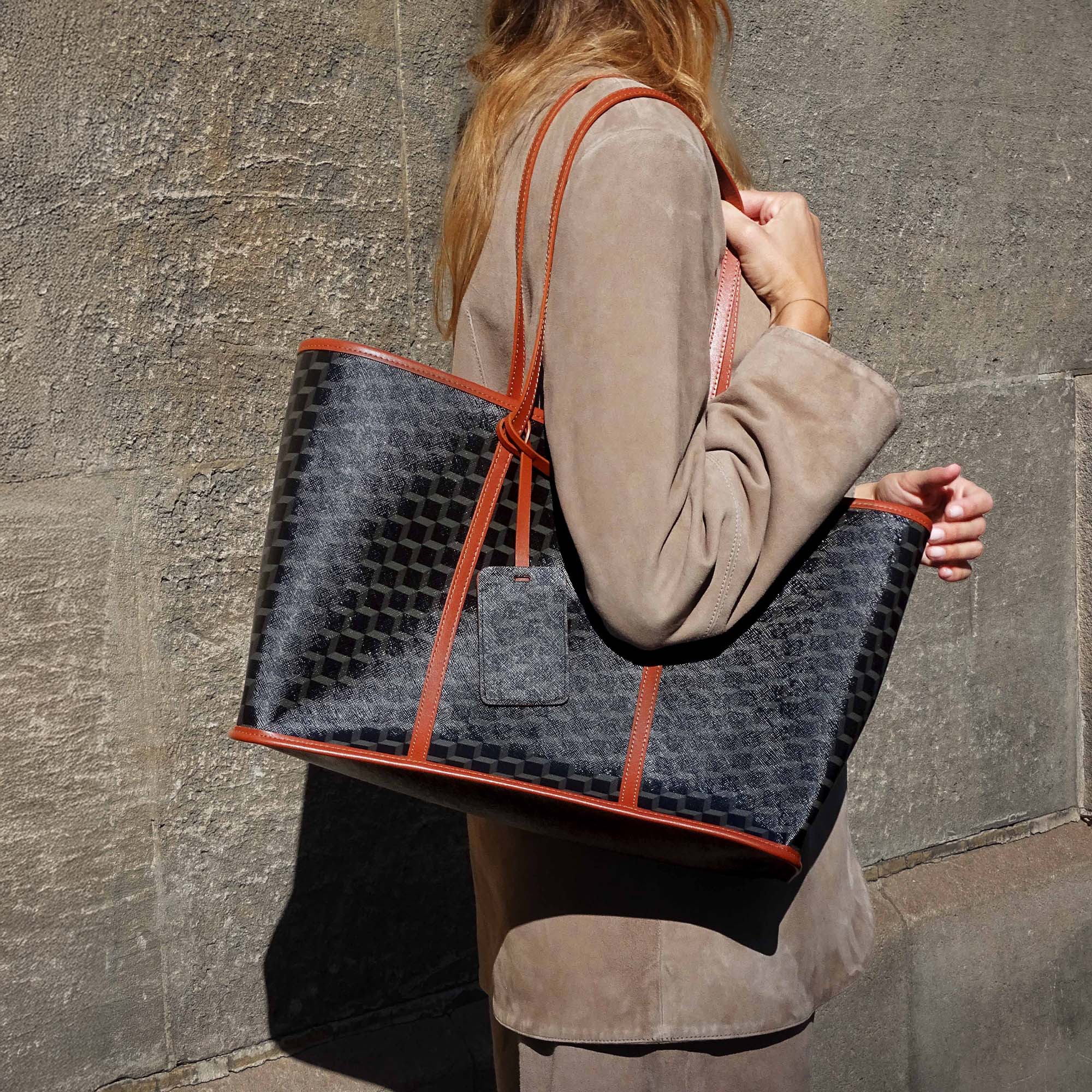新しいバッグ – PIERRE HARDY ONLINE BOUTIQUE