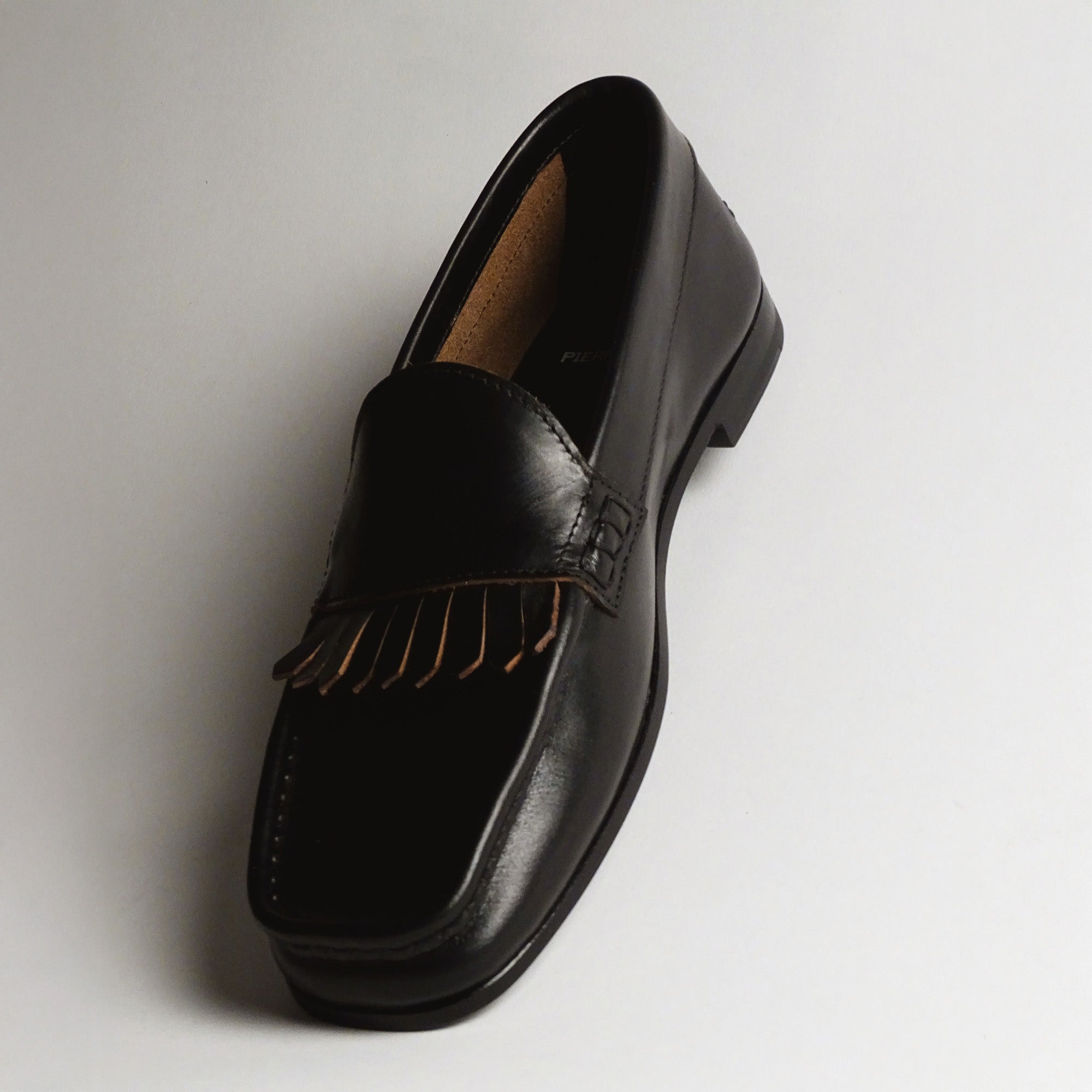 PIERRE HARDY 黒　ポインテッドトゥ フラットシューズ【36 訳あり】 フラット シューズ – PIERRE HARDY ONLINE BOUTIQUE