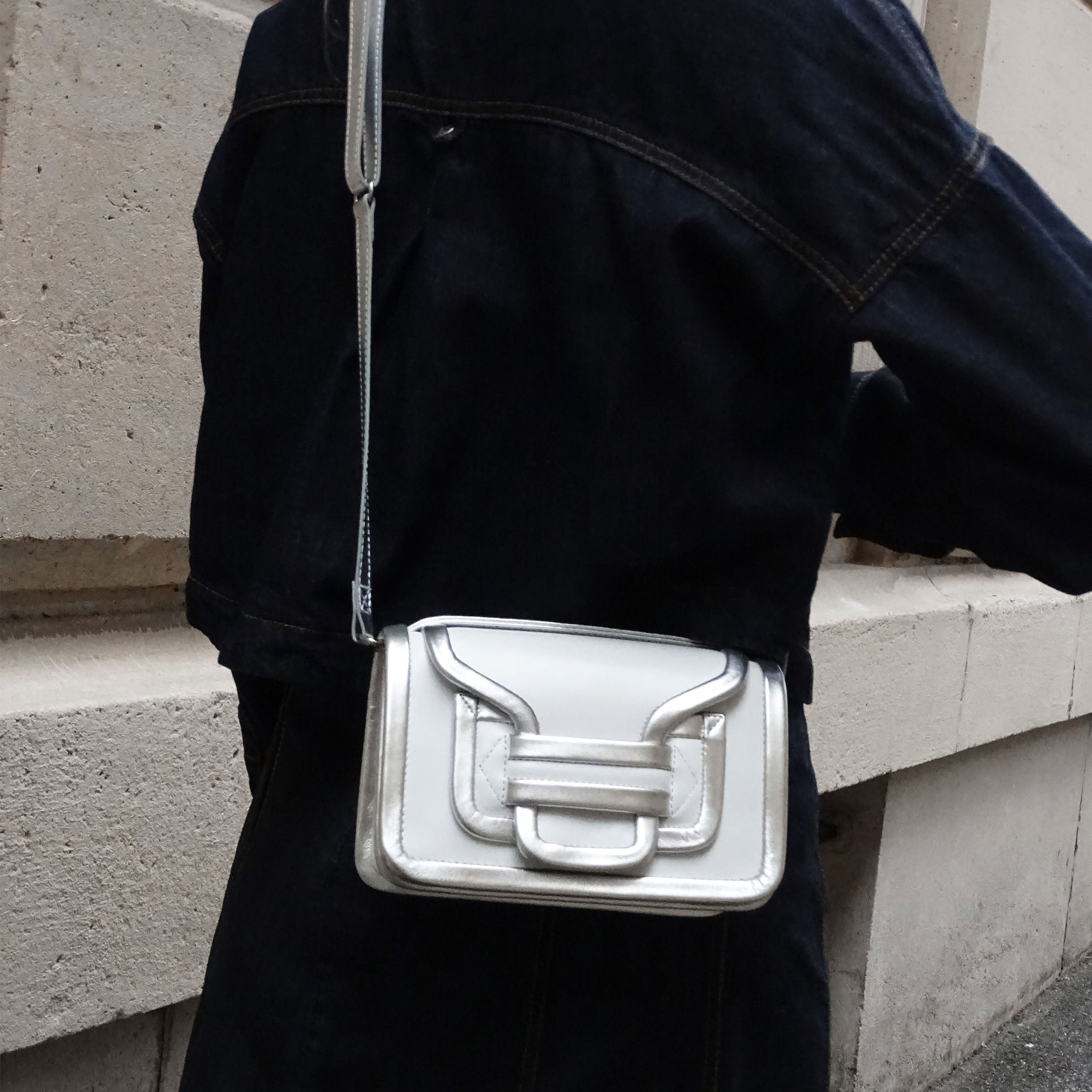 アルファ ハンドバッグ – PIERRE HARDY ONLINE BOUTIQUE