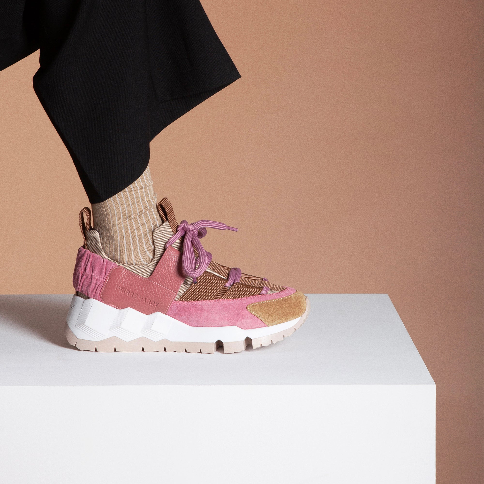 トレックコメット XL スニーカー – PIERRE HARDY ONLINE BOUTIQUE