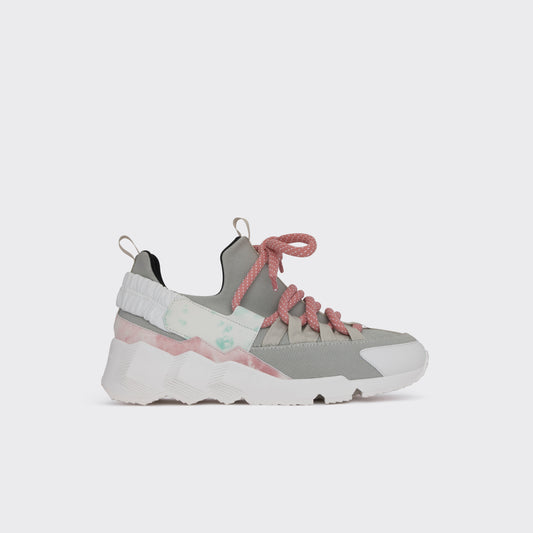 トレックコメット スニーカー