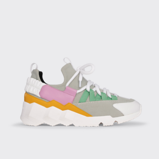 トレックコメット スニーカー