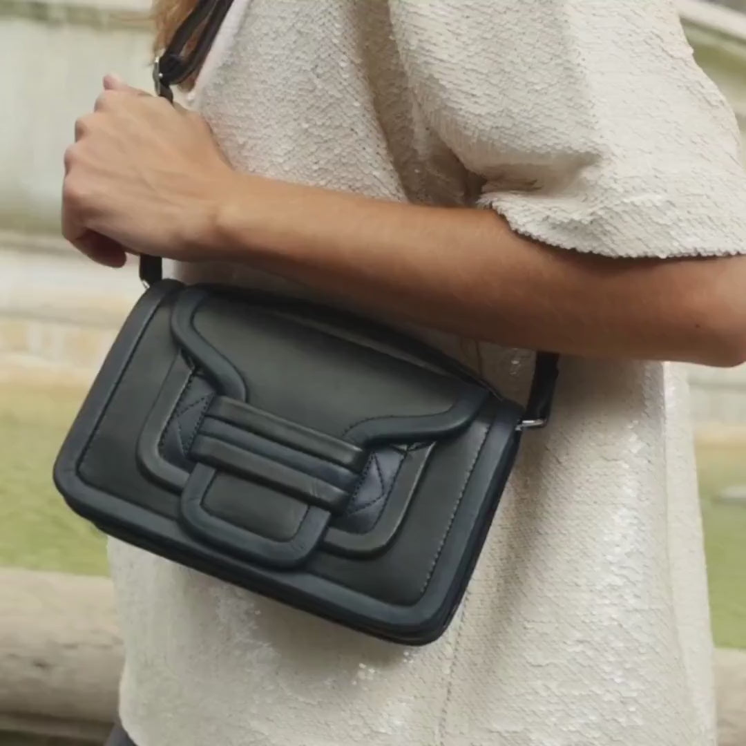 アルファ ハンドバッグ – PIERRE HARDY ONLINE BOUTIQUE