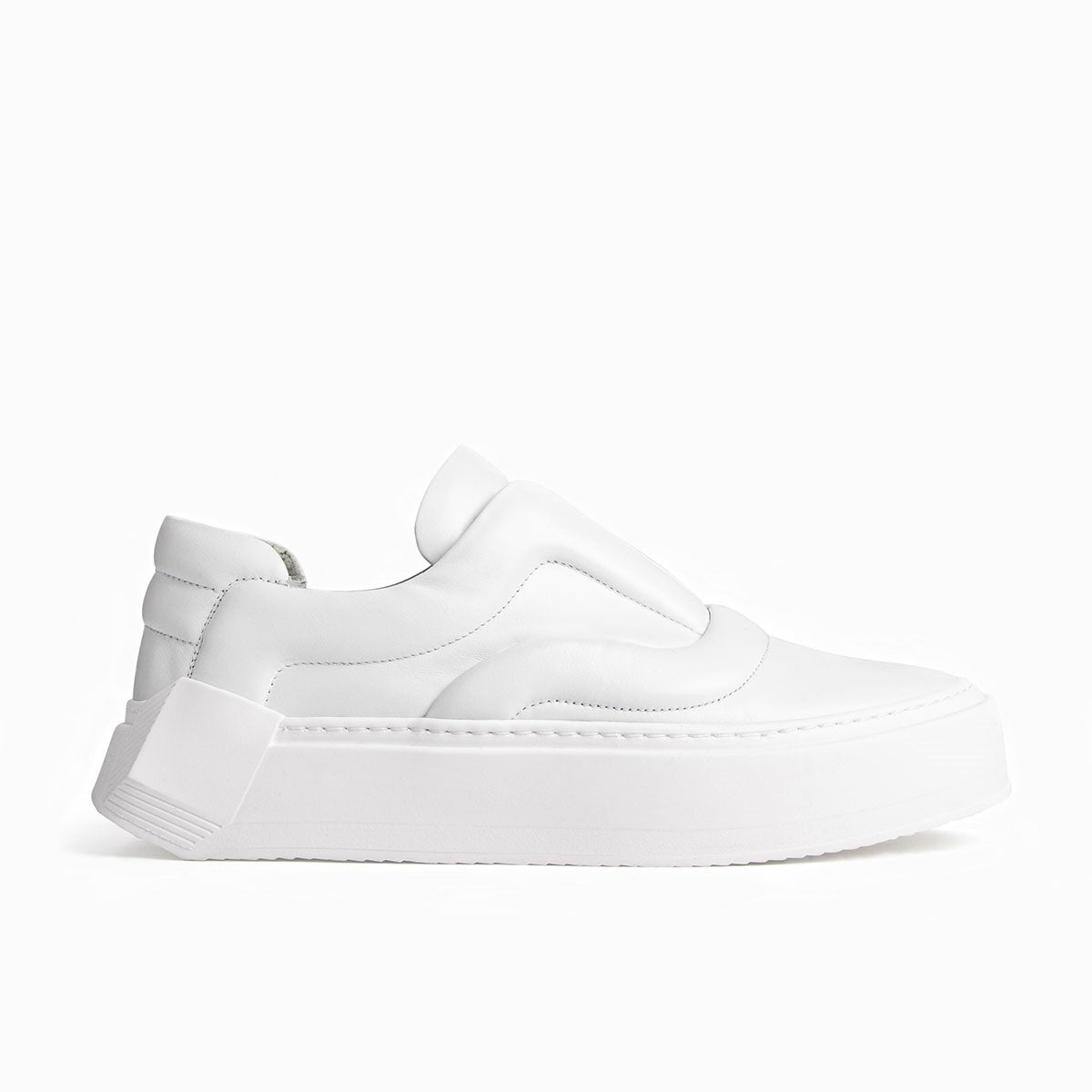 products/AAX01_CALF_WHITE_Pierre_Hardy_01.jpg
