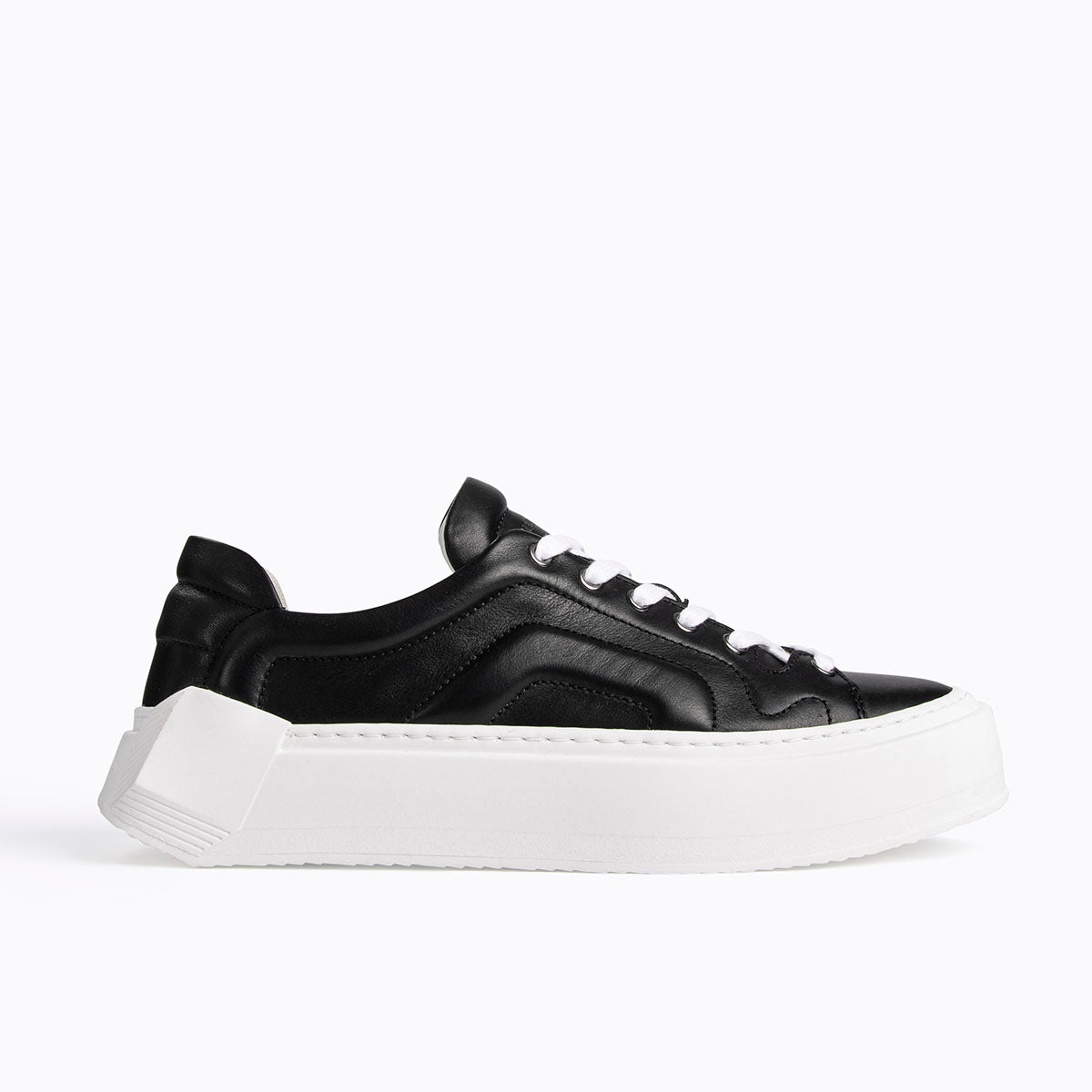 products/AAX03_CALF_BLACK_Pierre_Hardy_01.jpg